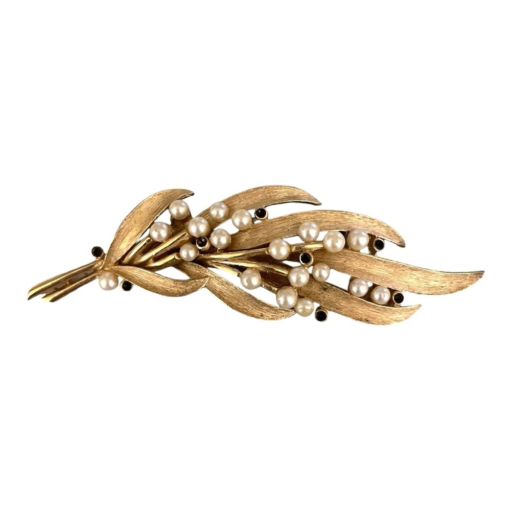 Trifari Brushed Gold Tone Vintage Leaf Faux Pearls MCM Brooch - Picture 2 of 6